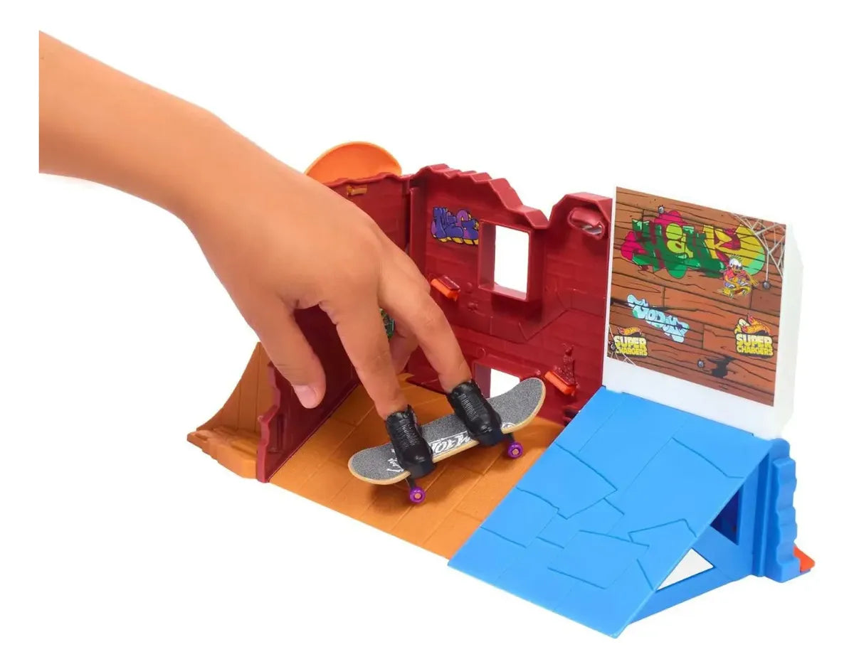 Hot Wheels Skate Pista de Patinaje con Dona – Mattel