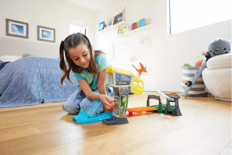 Hot Wheels Racerverse Jurassic World La Carrera de Raptores de Blue - Saldos A Huevo