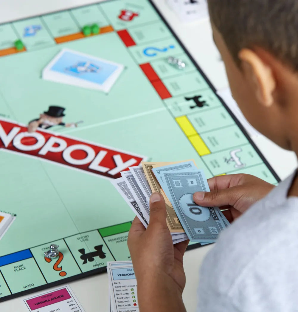 Monopoly Clásico C1009 - Hasbro en oferta outlet Colombia saldos a huevo