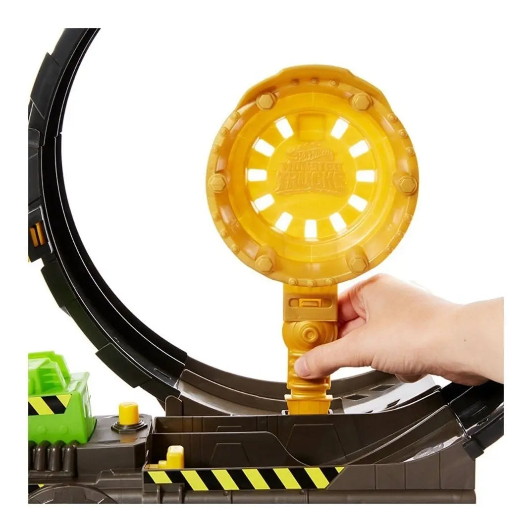 Hot Wheels Monster Trucks Epic Loop Challenge - Mattel