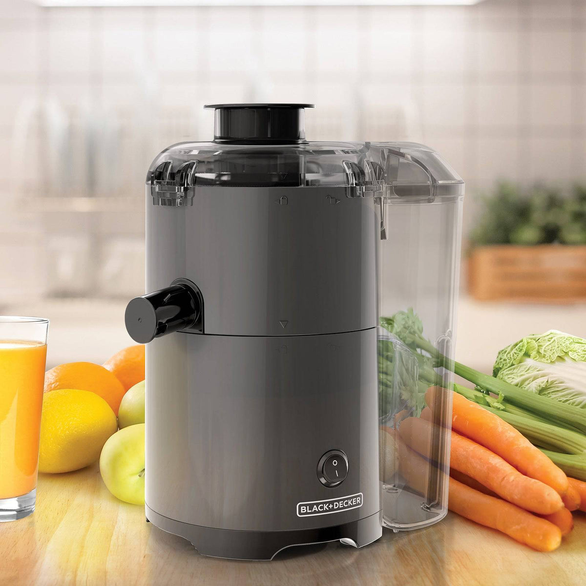 Exprimidor Extractor de frutas y verduras BLACK DECKER JE2500B - Saldos A Huevo